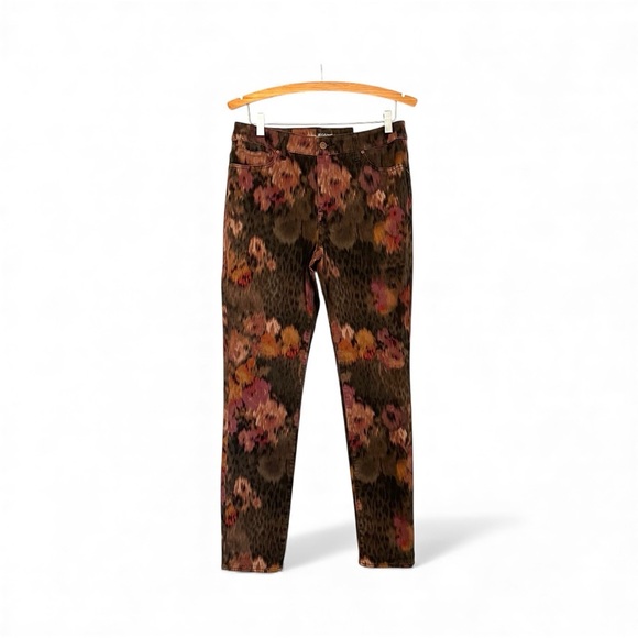 NWT Chico's Platinum Jegging Pants with Floral Design - Picture 2 of 5